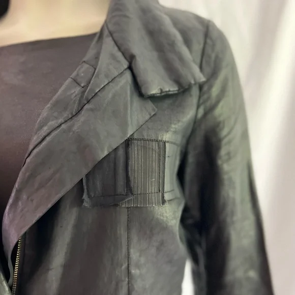 Rare Sarah Pacini coated cotton jacket with magnetic closures. Size M.